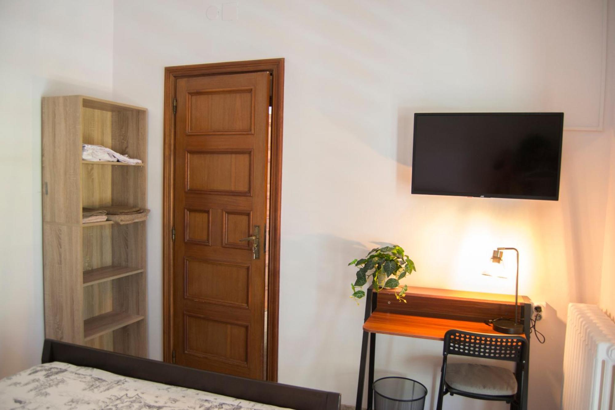 Habitacio V Cal Kim Apartment Martorell Luaran gambar