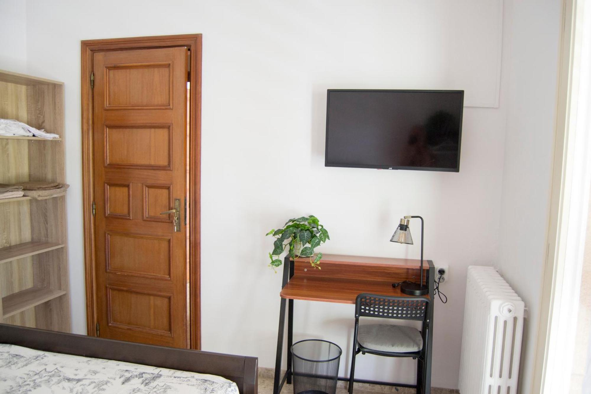 Habitacio V Cal Kim Apartment Martorell Luaran gambar